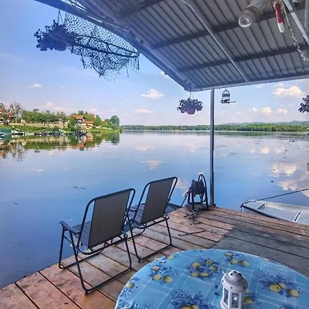 Splav Ljubavno Ostrvo Tekne