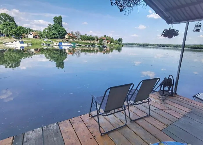 Splav Ljubavno Ostrvo Tekne