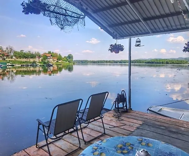 Splav Ljubavno Ostrvo Tekne