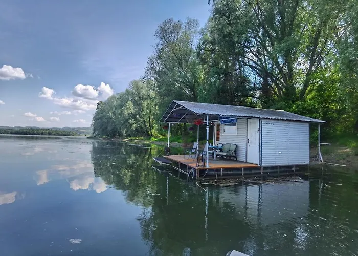 Splav Ljubavno Ostrvo