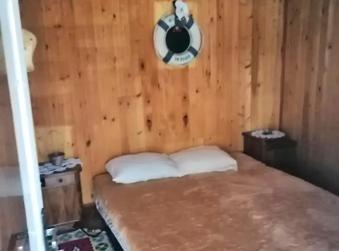 Splav Ljubavno Ostrvo Tekne