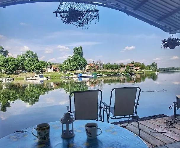 Splav Ljubavno Ostrvo Tekne *